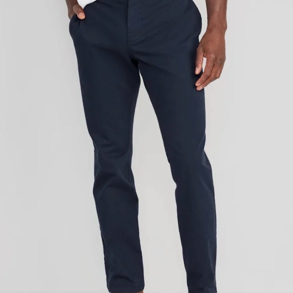 30x30 Old Navy Athletic Built-In Flex Pant Men's in navy color